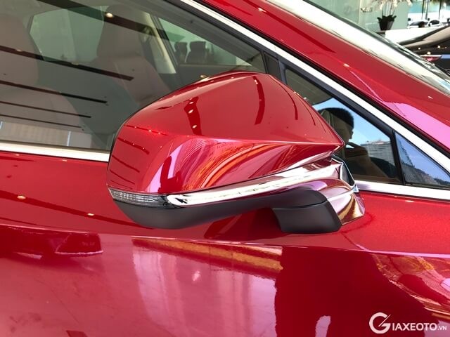 guong-chieu-hau-ngoai-xe-lexus-nx300