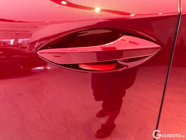 tay-nam-cua-xe-lexus-nx300