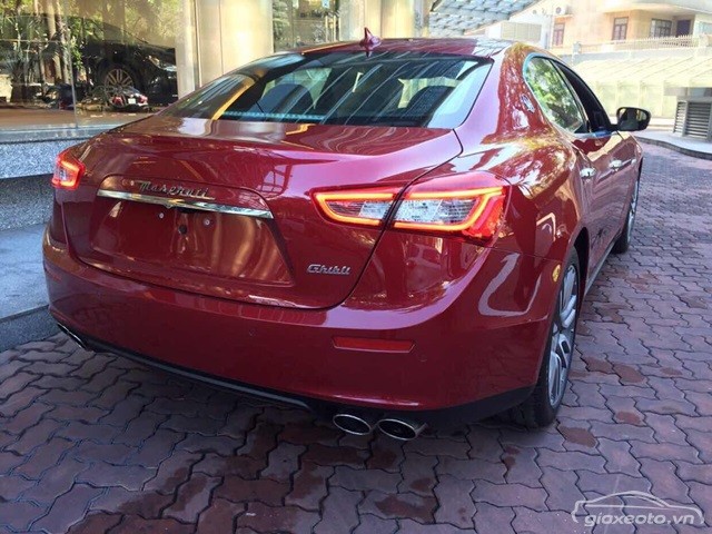 gia-xe-maserati-ghibli-s