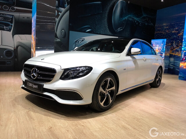 Cập nhật: Bảng giá các dòng xe Mercedes Benz - 1 Cập nhật: Bảng giá các dòng xe Mercedes Benz - 1